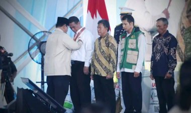 Presiden Prabowo Anugerahkan Bintang Jasa Utama kepada Mentan Amran atas Dedikasi Wujudkan Swasembada Pangan