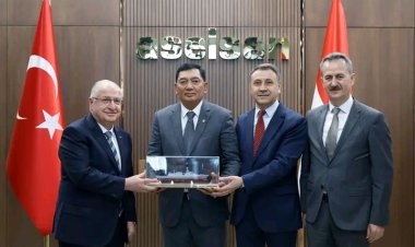 Bertemu Menteri Pertahanan Turki, Menhan  RI Perkuat Kerjasama Bidang Pertahanan