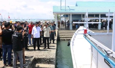 Gubernur Sulsel Resmikan Revetment PPI Lonrae, Nelayan Bone Terima Dua Kapal 15 GT