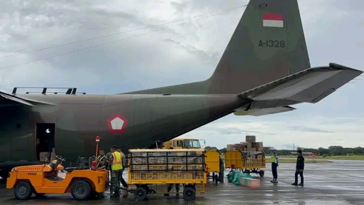 Dua Hercules TNI AU Kembali Kirim 12,2 Ton Bantuan ke Aceh