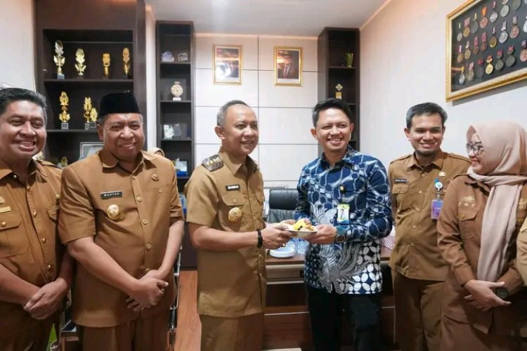 Bupati Natsir Ali dan Wabup Muhtar Beri Kejutan HUT ke-65 Bank Sulselbar Cabang Selayar
