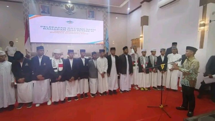Bupati Bone Lepas Santri Jadi Dai dan Imam Ramadan, Serahkan Rp20 Juta untuk Operasional