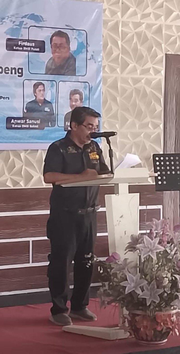 Di Antara Pena, Nurani, dan Sunyi Panjang