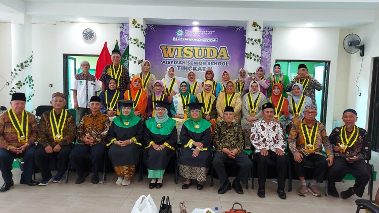 Pimpinan Ranting Aisyiyah Perumnas Condongcatur Gelar Wisuda Aisyiyah Senior School, Tingkat II angkatan 3