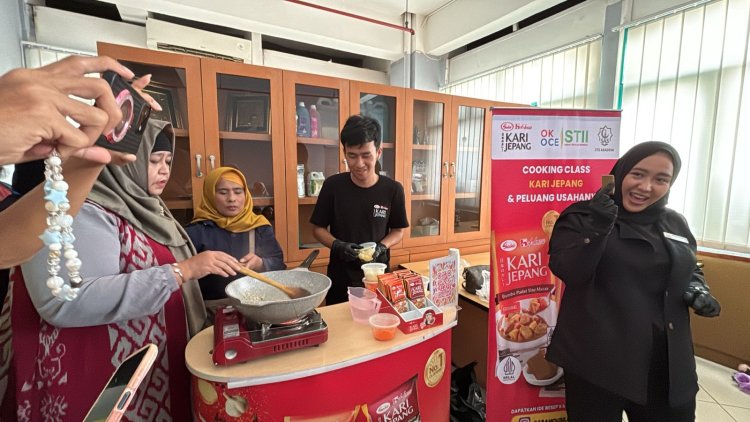 LPK STII Akademi Gelar Cooking Class Kari Jepang
